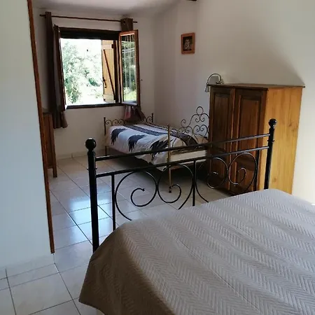 Vakantiehuis En Pierre Sarrola-Carcopino