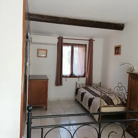 Holiday home En Pierre Sarrola-Carcopino